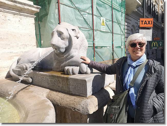 Clicca per scorrere le foto originali ingrandite