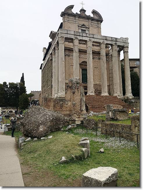 Clicca per scorrere le foto originali ingrandite