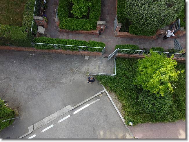 Clicca per scorrere le foto originali ingrandite