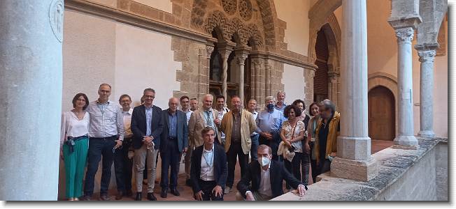 Clicca per scorrere le foto originali ingrandite