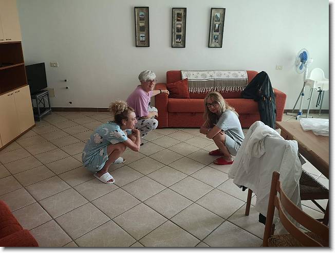 Clicca per scorrere le foto originali ingrandite