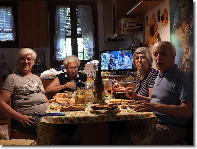 Clicca per scorrere le foto originali ingrandite