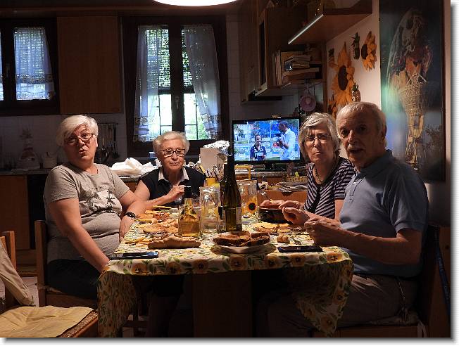 Clicca per scorrere le foto originali ingrandite