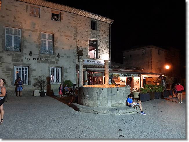 Clicca per scorrere le foto originali ingrandite