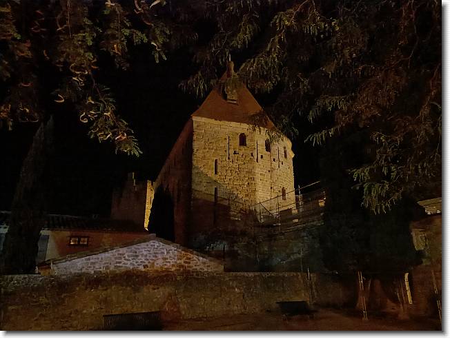 Clicca per scorrere le foto originali ingrandite