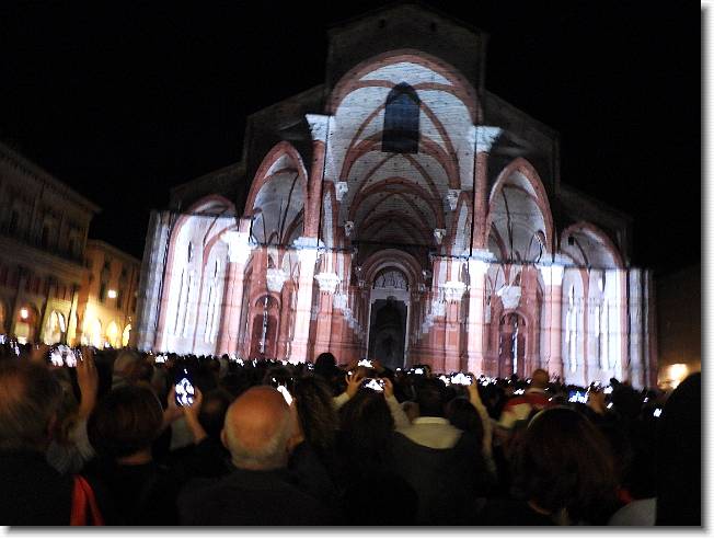 Clicca per scorrere le foto originali ingrandite