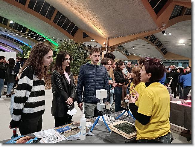 Clicca per scorrere le foto originali ingrandite