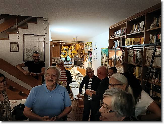 Clicca per scorrere le foto originali ingrandite