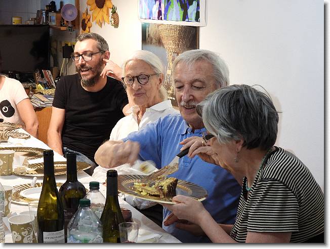 Clicca per scorrere le foto originali ingrandite
