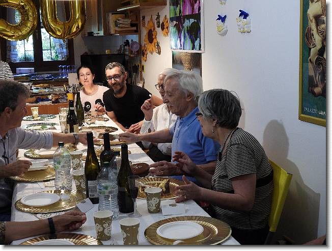 Clicca per scorrere le foto originali ingrandite