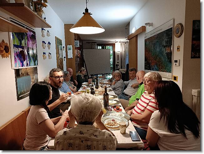 Clicca per scorrere le foto originali ingrandite