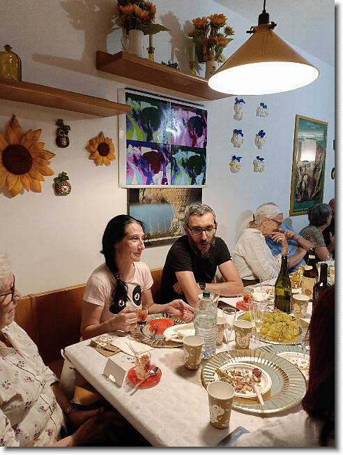 Clicca per scorrere le foto originali ingrandite