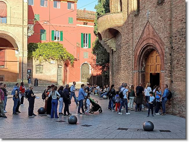 Clicca per scorrere le foto originali ingrandite