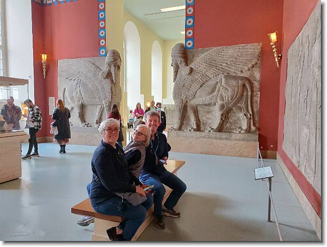 Clicca per scorrere le foto originali ingrandite