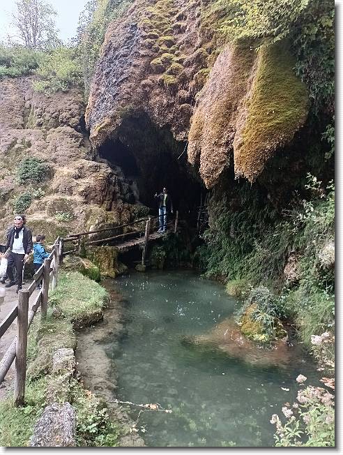 Clicca per scorrere le foto originali ingrandite