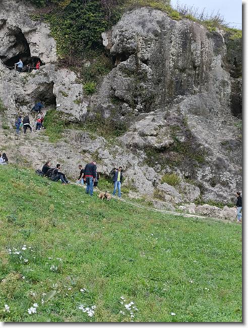 Clicca per scorrere le foto originali ingrandite
