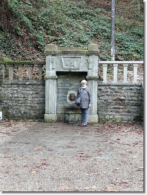 Clicca per scorrere le foto originali ingrandite