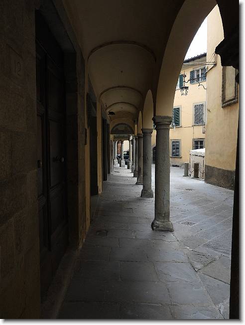 Clicca per scorrere le foto originali ingrandite