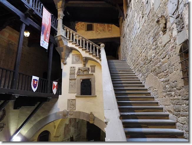 Clicca per scorrere le foto originali ingrandite