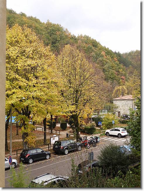 Clicca per scorrere le foto originali ingrandite