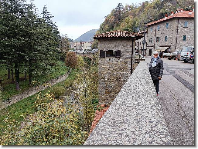 Clicca per scorrere le foto originali ingrandite