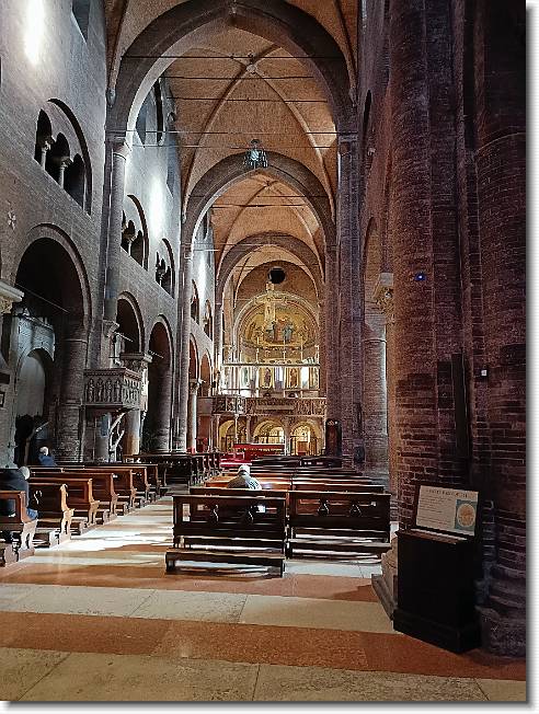 Clicca per scorrere le foto originali ingrandite