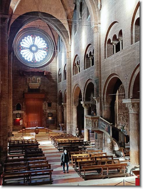 Clicca per scorrere le foto originali ingrandite