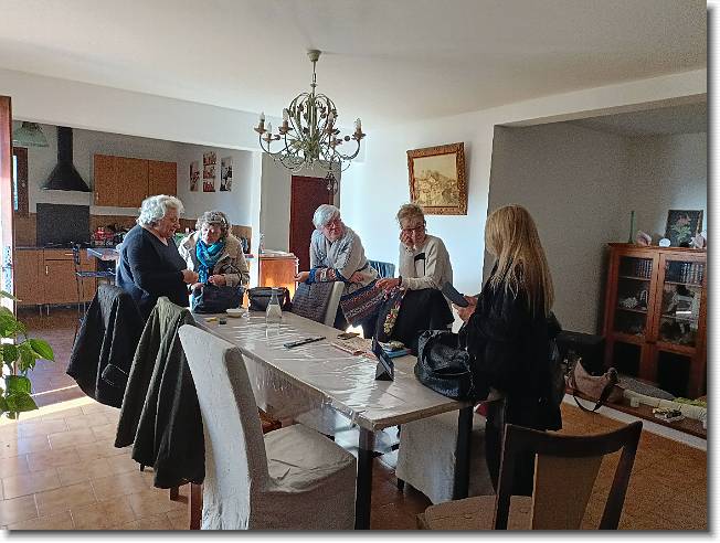 Clicca per scorrere le foto originali ingrandite