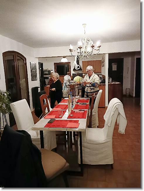 Clicca per scorrere le foto originali ingrandite