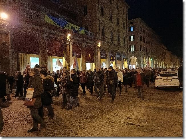 Clicca per scorrere le foto originali ingrandite