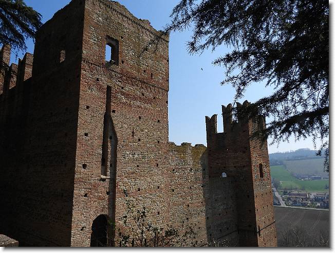 Clicca per scorrere le foto originali ingrandite