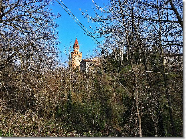 Clicca per scorrere le foto originali ingrandite