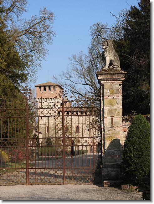 Clicca per scorrere le foto originali ingrandite