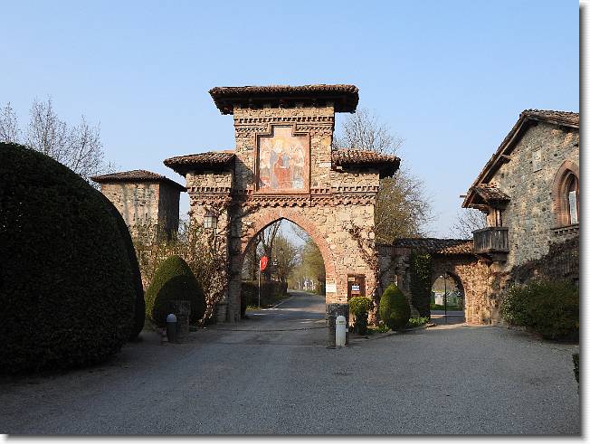 Clicca per scorrere le foto originali ingrandite