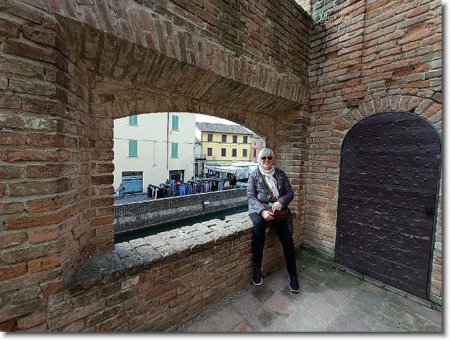 Clicca per scorrere le foto originali ingrandite
