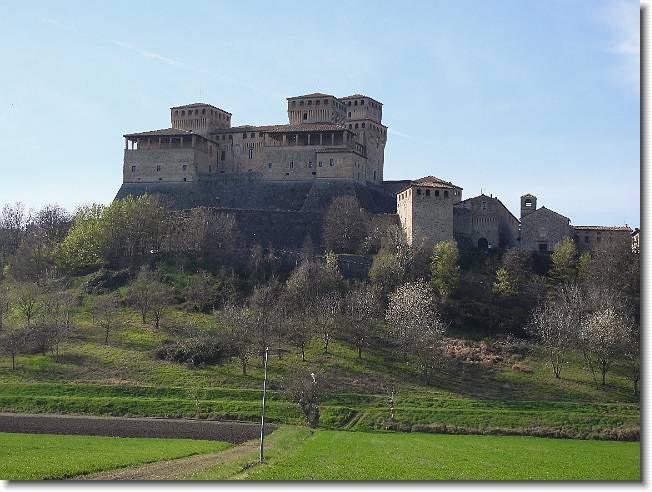 Clicca per scorrere le foto originali ingrandite