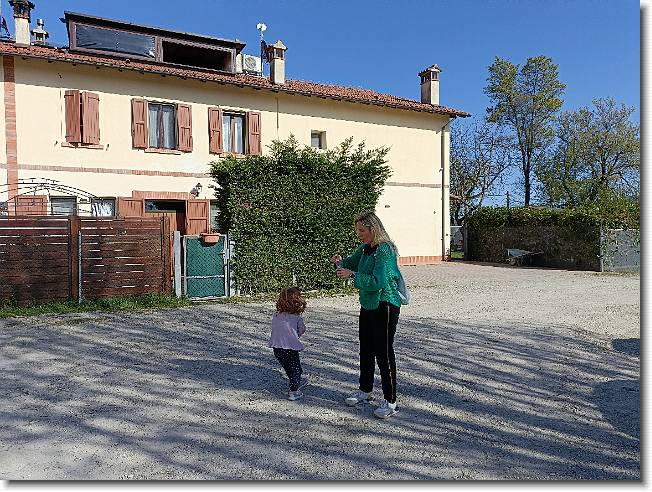 Clicca per scorrere le foto originali ingrandite