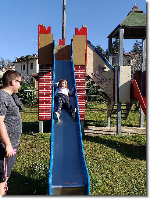 Clicca per scorrere le foto originali ingrandite