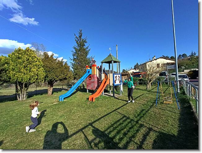 Clicca per scorrere le foto originali ingrandite