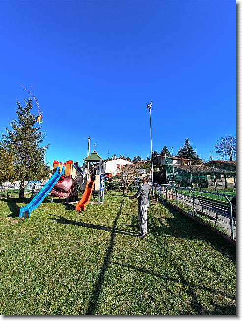 Clicca per scorrere le foto originali ingrandite