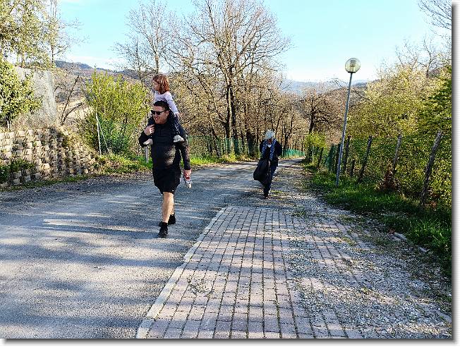 Clicca per scorrere le foto originali ingrandite