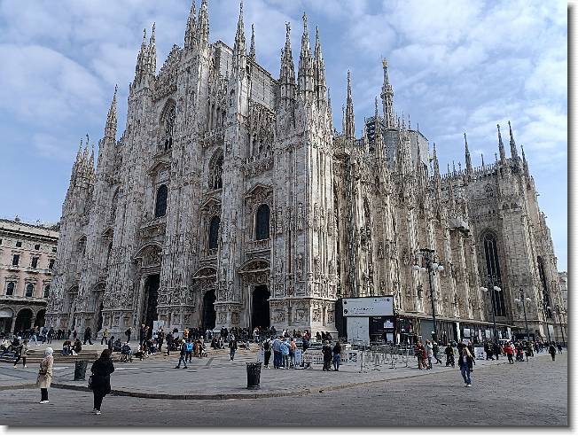 Clicca per scorrere le foto originali ingrandite