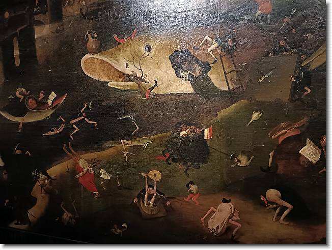 Clicca per scorrere le foto originali ingrandite