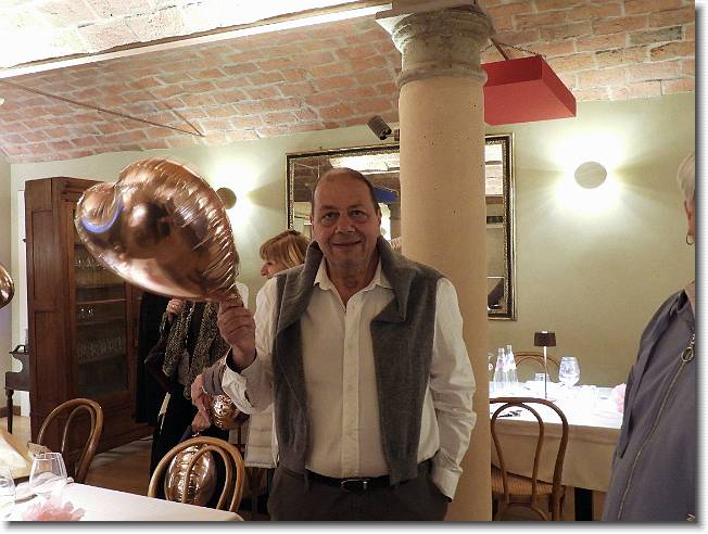 Clicca per scorrere le foto originali ingrandite