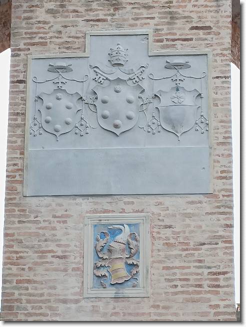 Clicca per scorrere le foto originali ingrandite