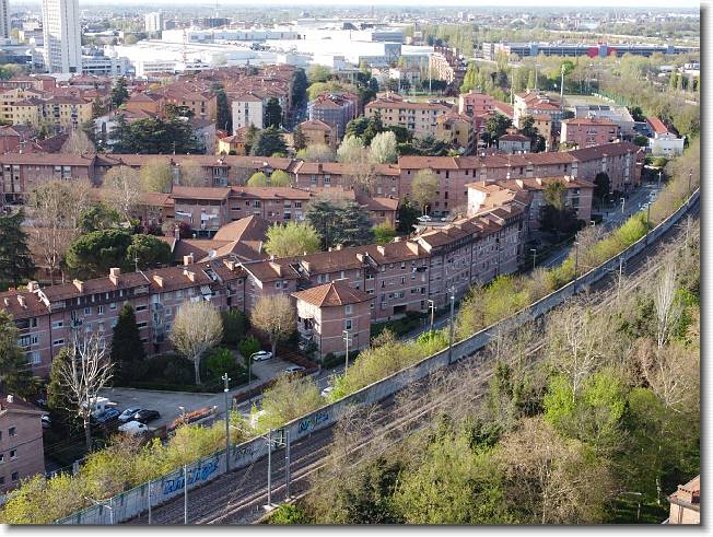 Clicca per scorrere le foto originali ingrandite