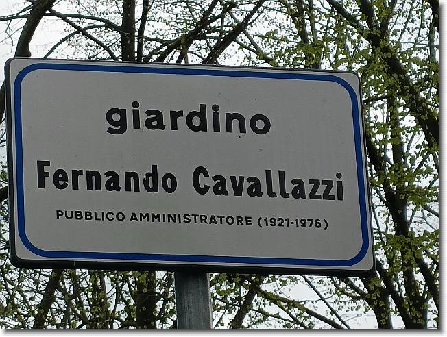 Clicca per scorrere le foto originali ingrandite