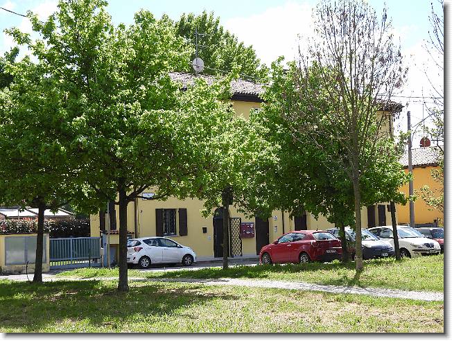 Clicca per scorrere le foto originali ingrandite