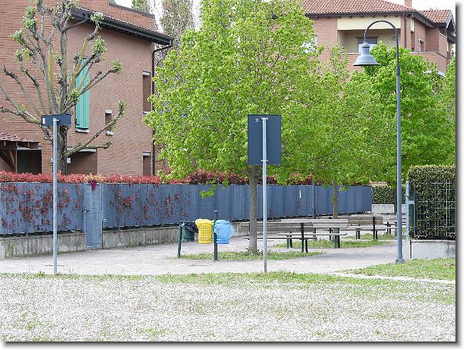 Clicca per scorrere le foto originali ingrandite