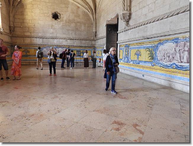 Clicca per scorrere le foto originali ingrandite